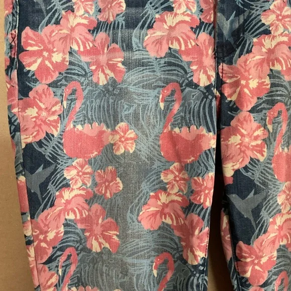 Signature Studio Floral Flamingo Print jeans. Fringe hem. Size 12. - Picture 5 of 10